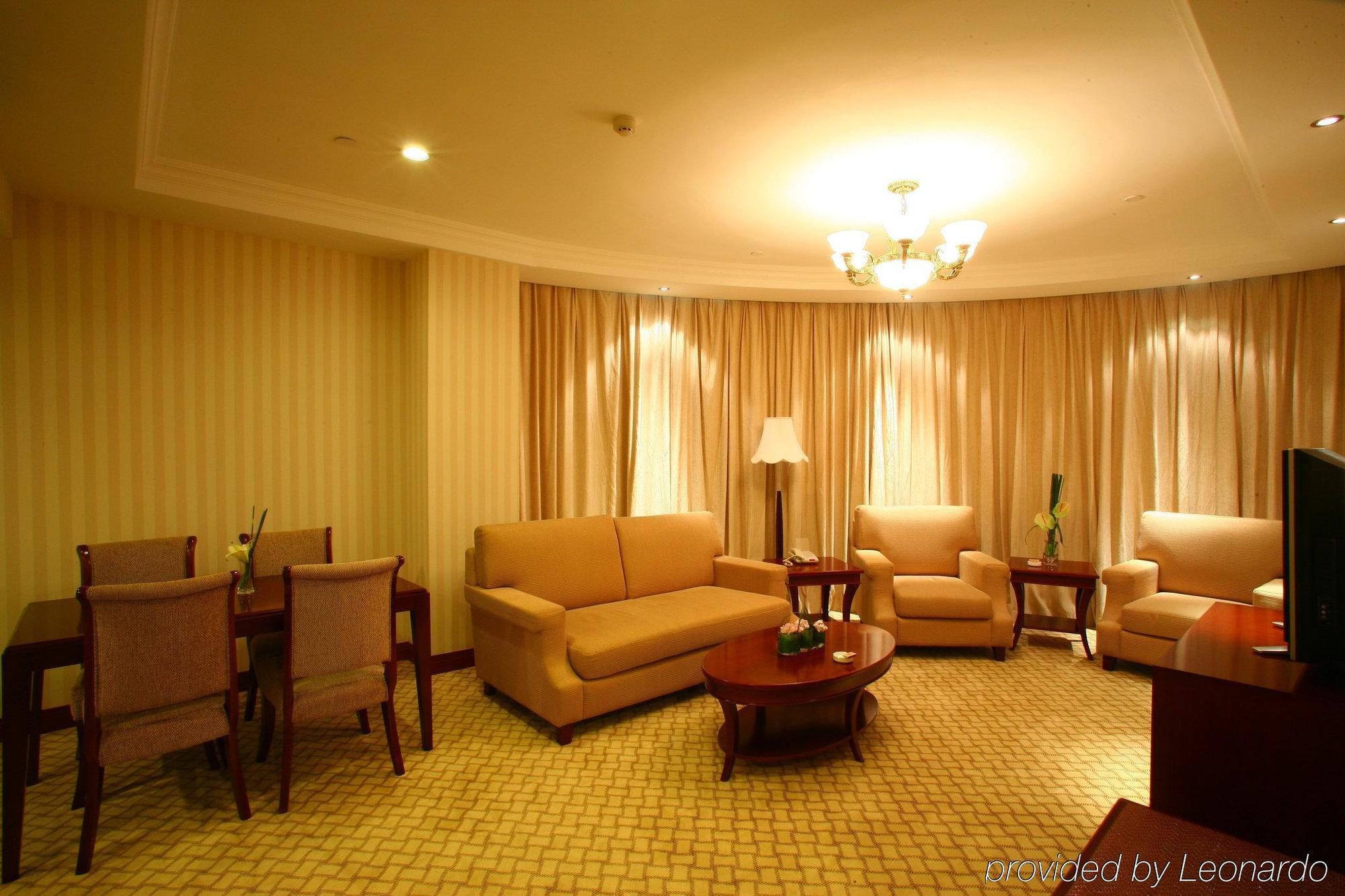 Beijing Schonbrunn Hotel Room photo